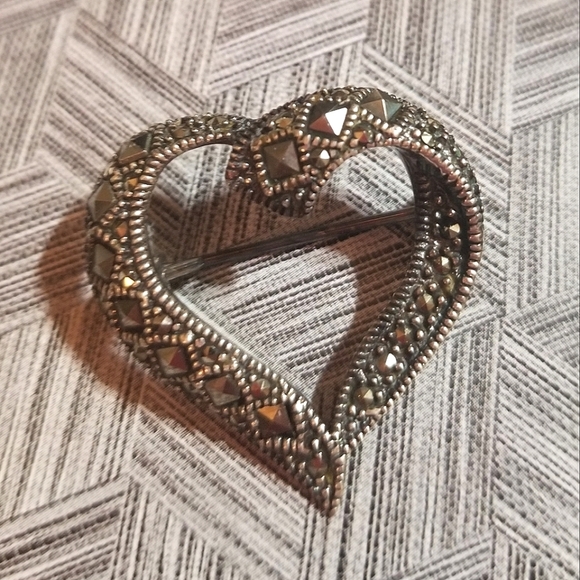 Vintage Sterling Marcasite Heart Brooch Hand Crafted - Picture 4 of 4